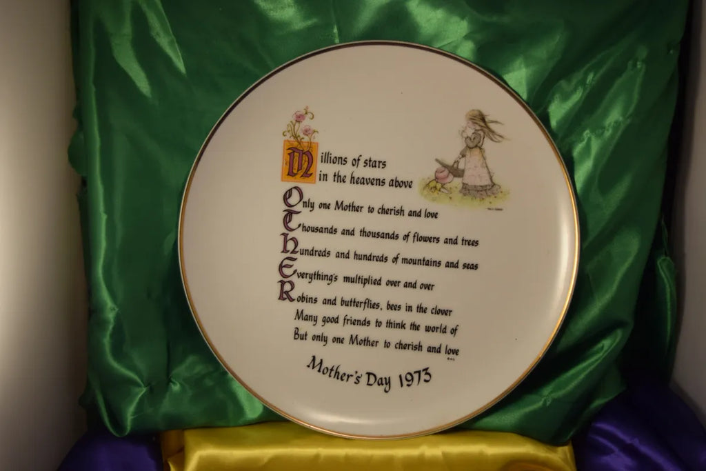 HOLLY HOBBY MOTHERS DAY PLATE (1973)