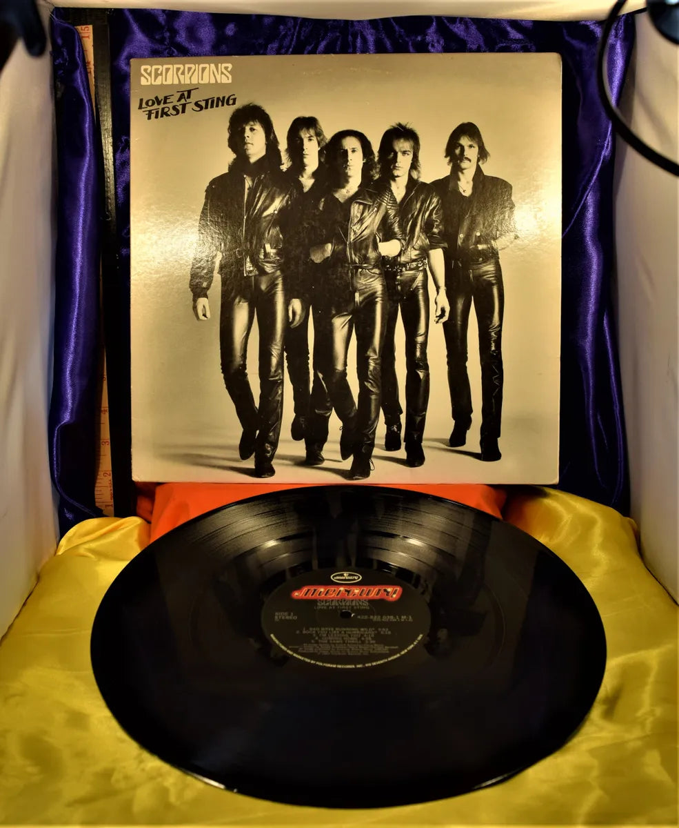 SCORPIONS 'Love at first sting" LP (alt cover)