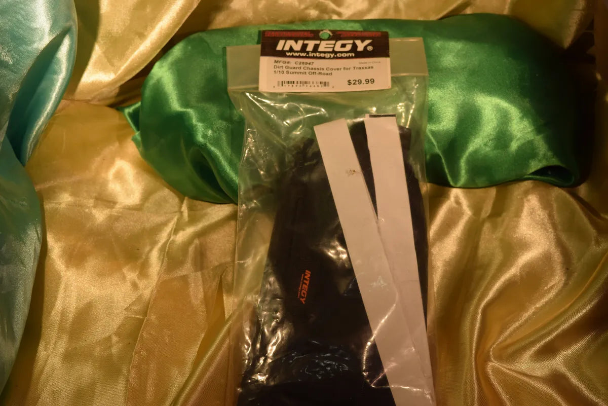 INTEGY dirt guard chassis cover for Traxxas Summit