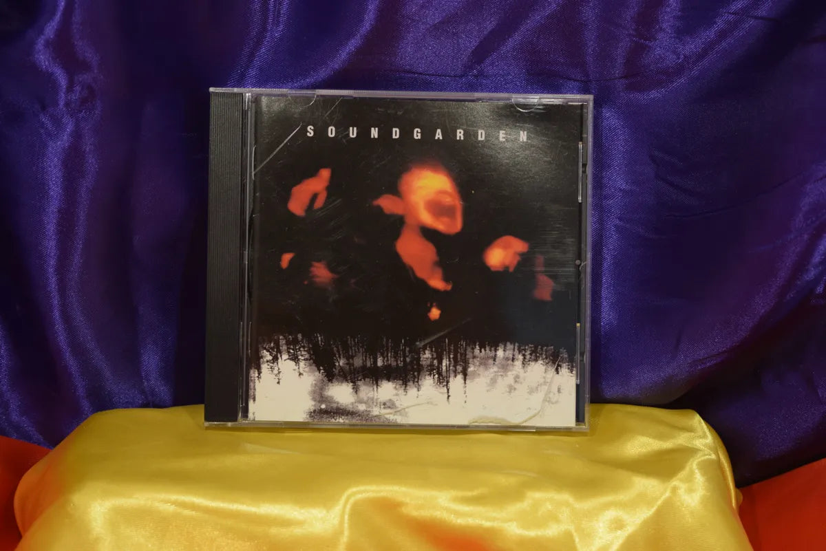 SOUNDGARDEN "super unknown "