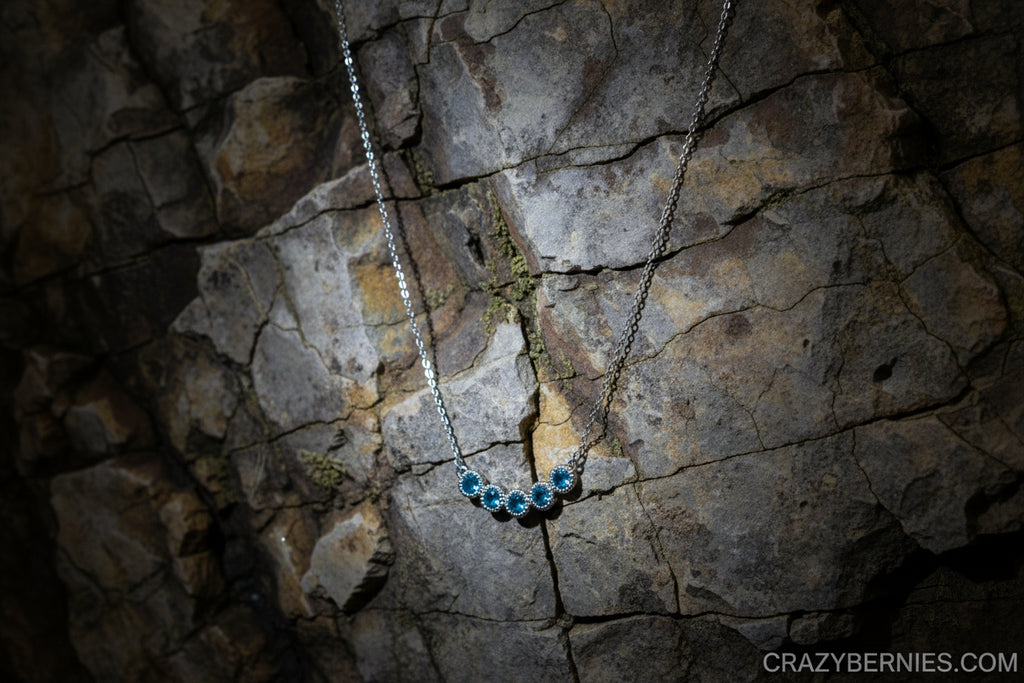 silver plated glass stone necklace 20'