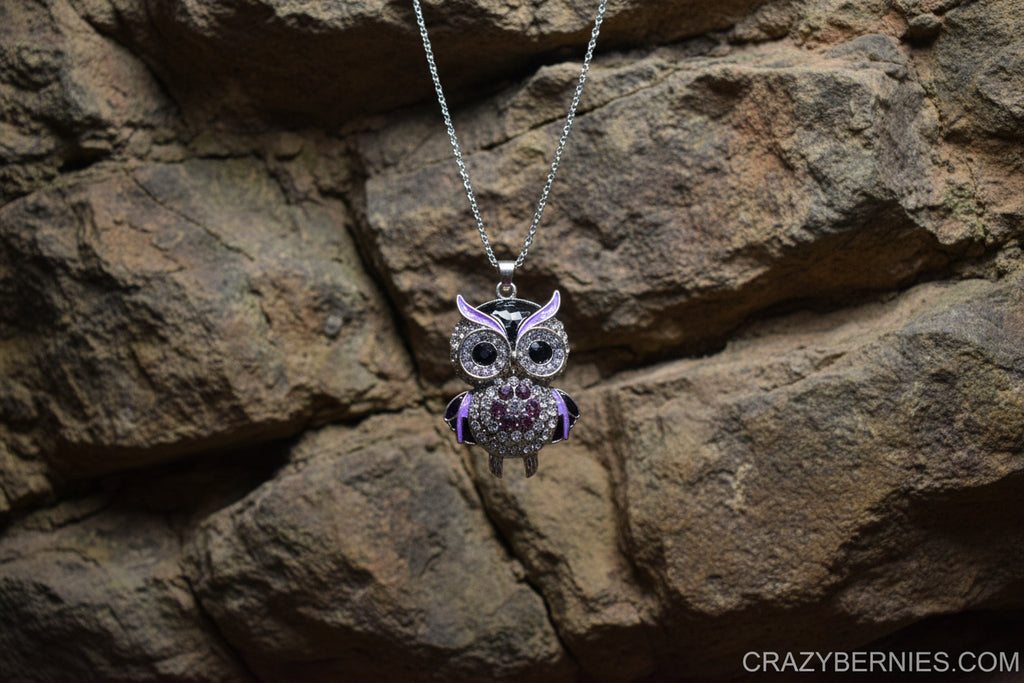 classic gold tone and rhinestone owl pendant