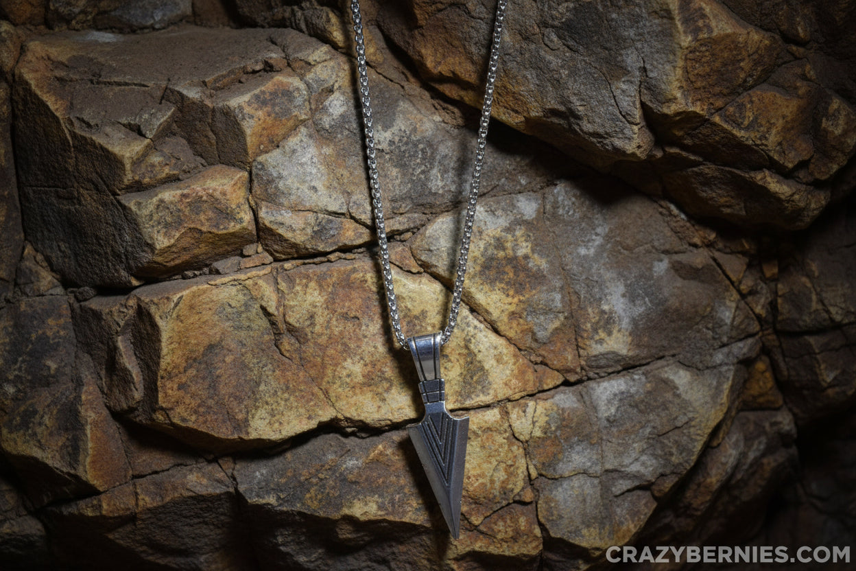 Deyros silver alloy arrow necklace