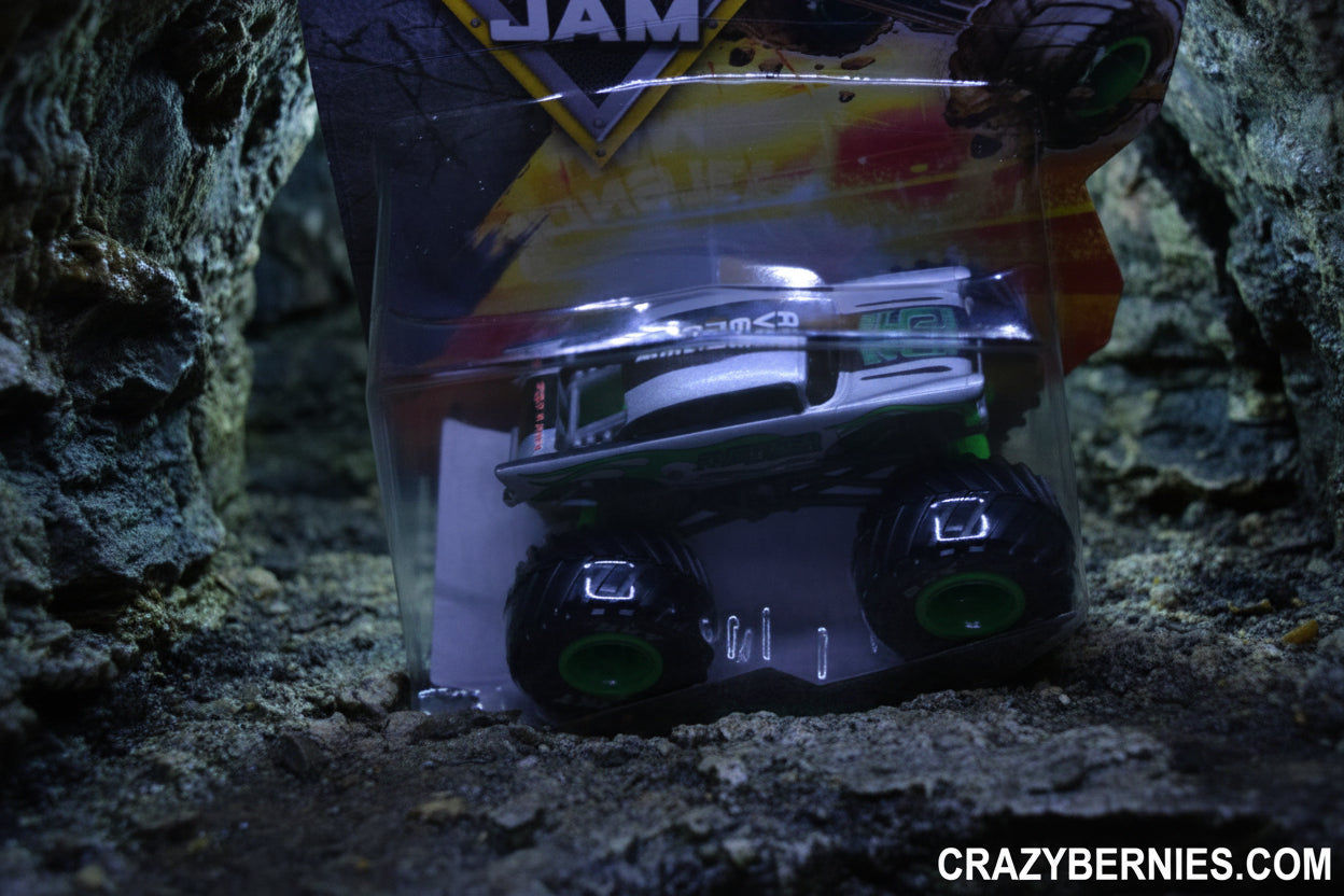 HOT WHEELS / MONSTER JAM AVENGER series 44